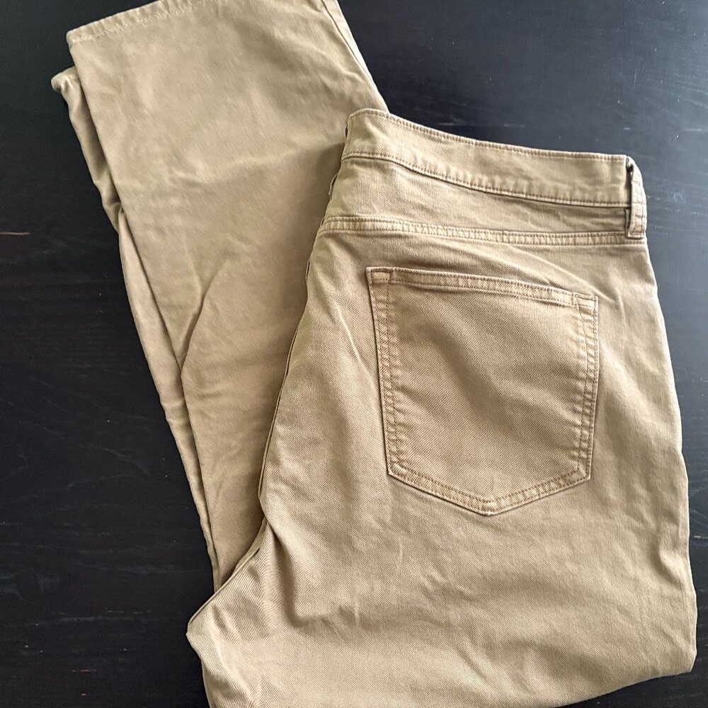 Classic Men's Chino Pants in Khaki Please Read Description Inseam is 26.5”